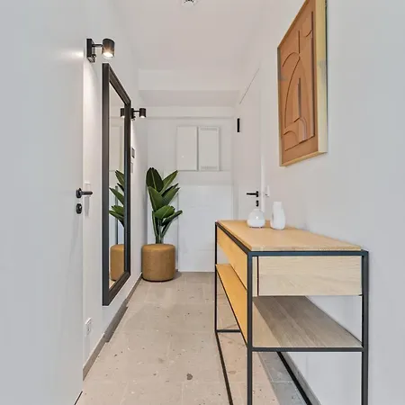 Clausen Serenity Cozy Apt Id208 Apartment